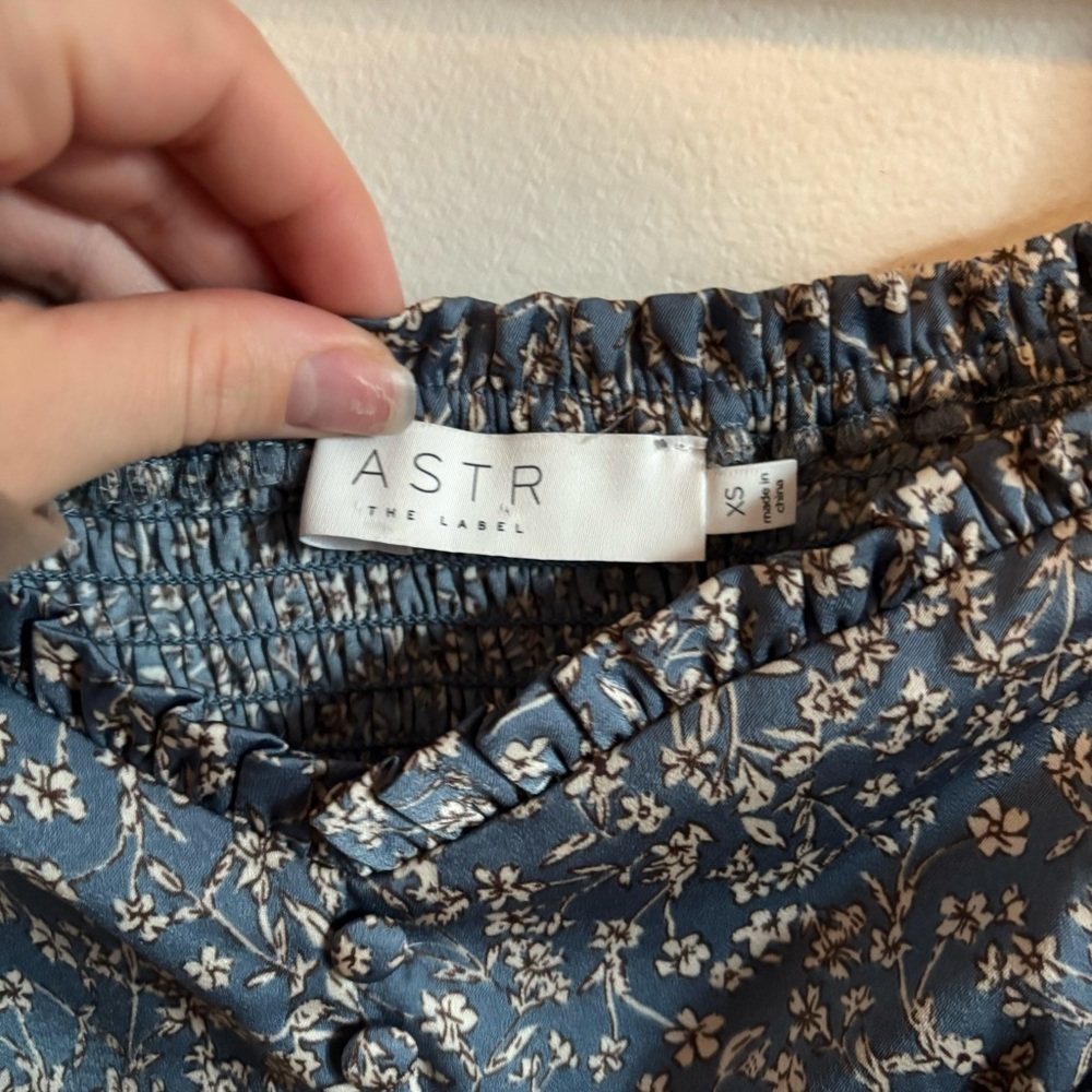 ASTR THE LABEL: Puff Sleeve, Sweetheart Neckline,  Corset Dress - Picture 6 of 8